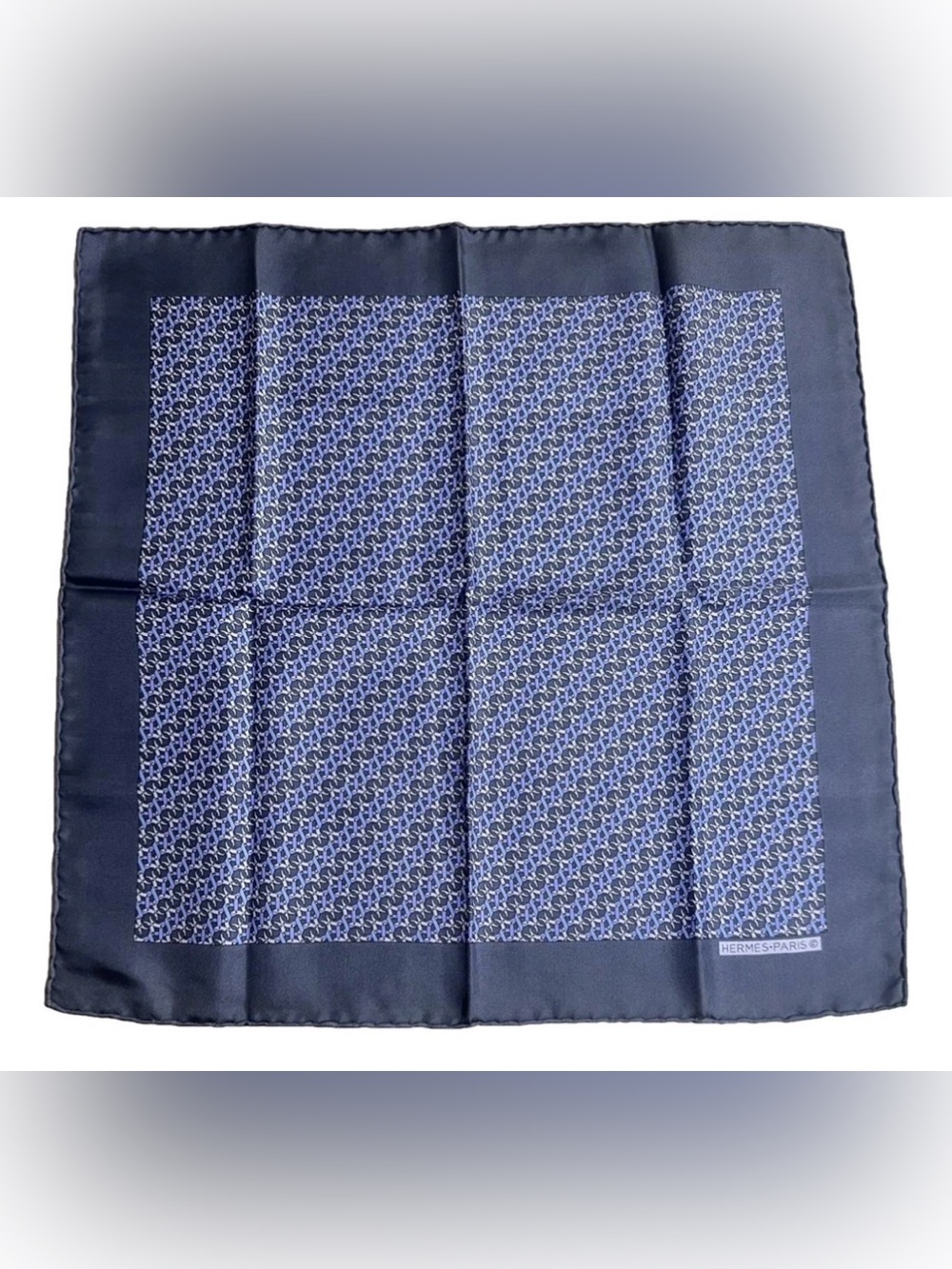 Hermès Paris silk pocket square, also known as a Pochette or Carré 45
